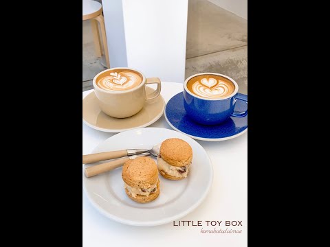 【カフェ巡り日記＠駒場東大前】白を基調としたInstagram映え抜群のカフェ【LITTLE TOY BOX】の「カフェラテ」＆「クリームチーズレーズンサンド」