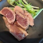 溝の口のカフェ。旨いランチ♪漬けマグロのたたきと鶏肉パクチーのせ！！