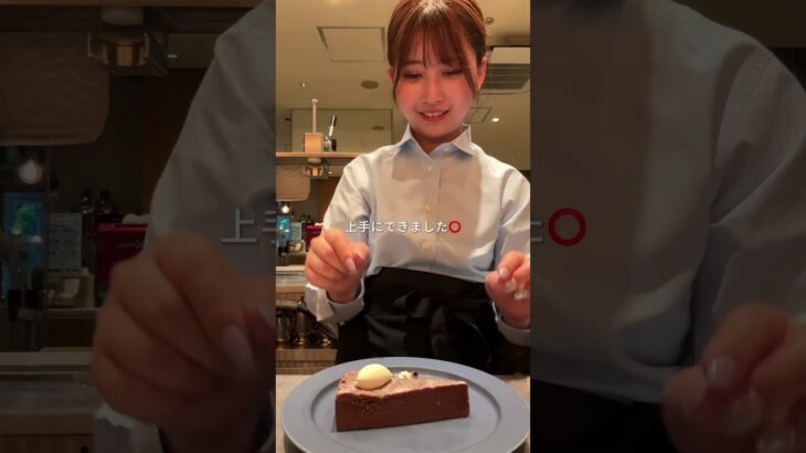 髪色ネイル自由💅日比谷にあるカフェ『CAFE A LA TIENNE(カフェ アラティエンヌ)』でアルバイト募集中！応募はプロフィールURLからできるよ！